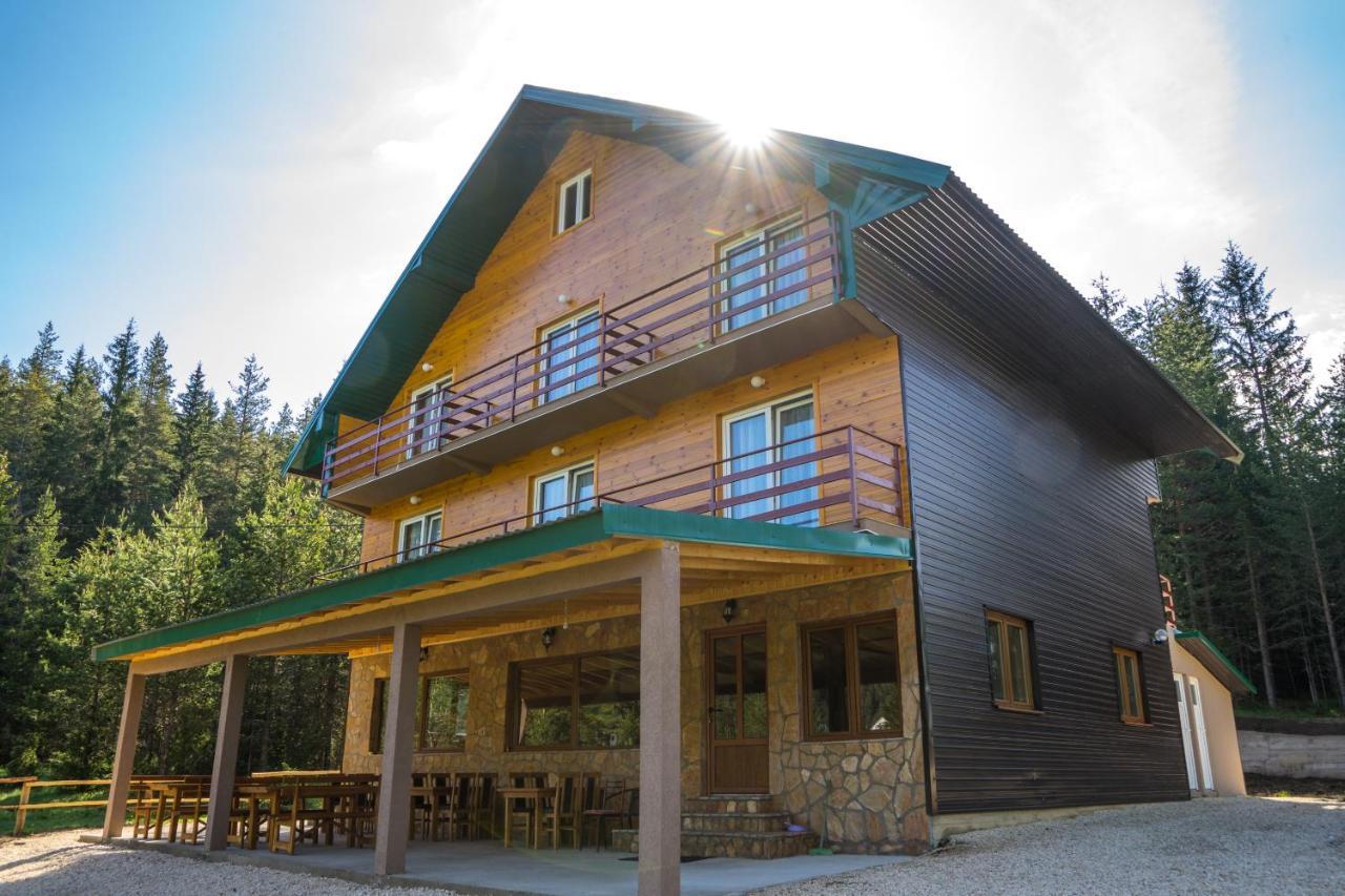 Apartmani Jezero Žabljak エクステリア 写真