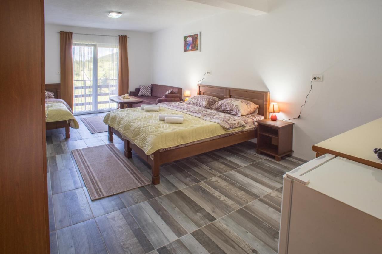 Apartmani Jezero Žabljak エクステリア 写真