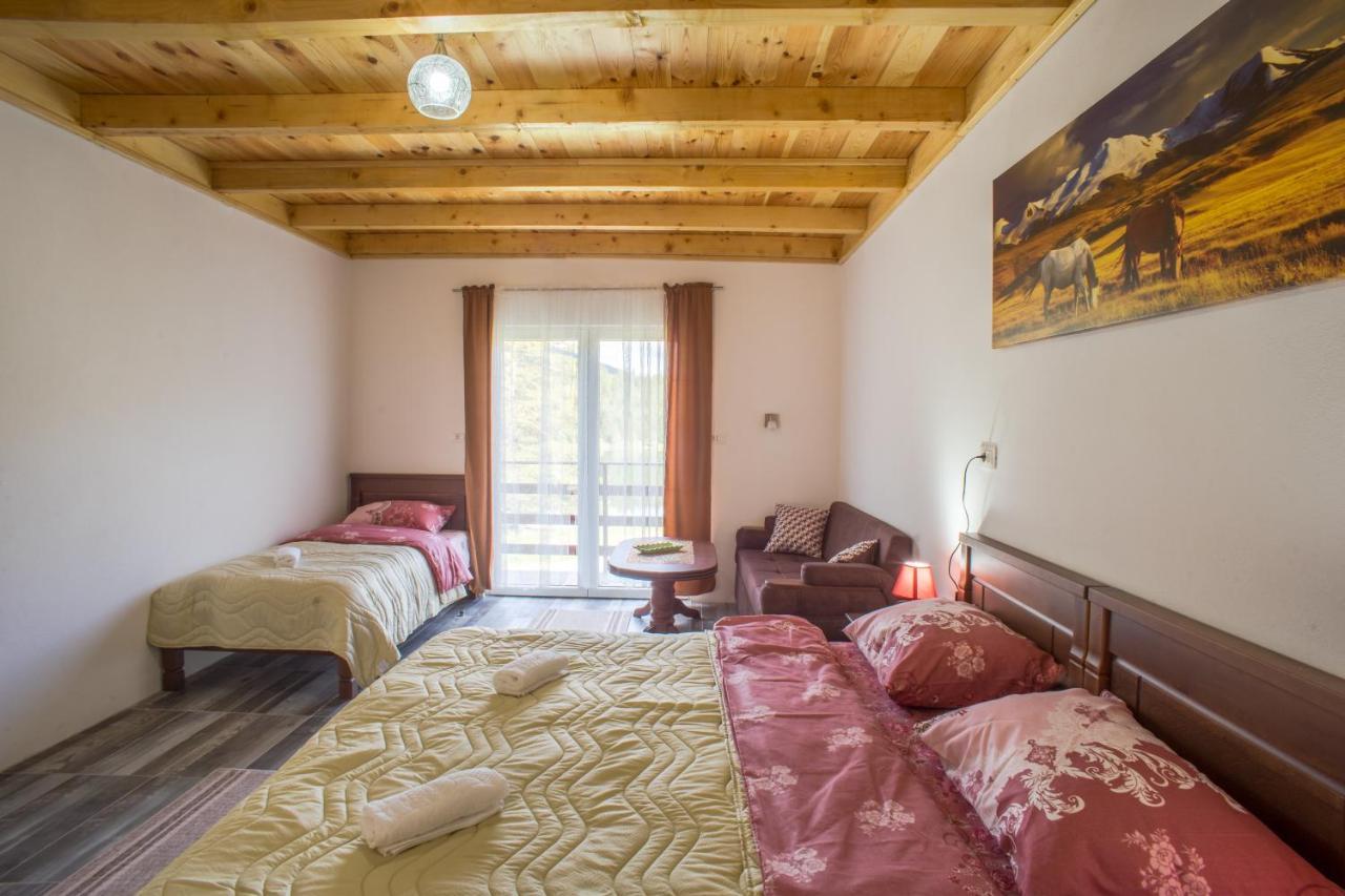 Apartmani Jezero Žabljak エクステリア 写真