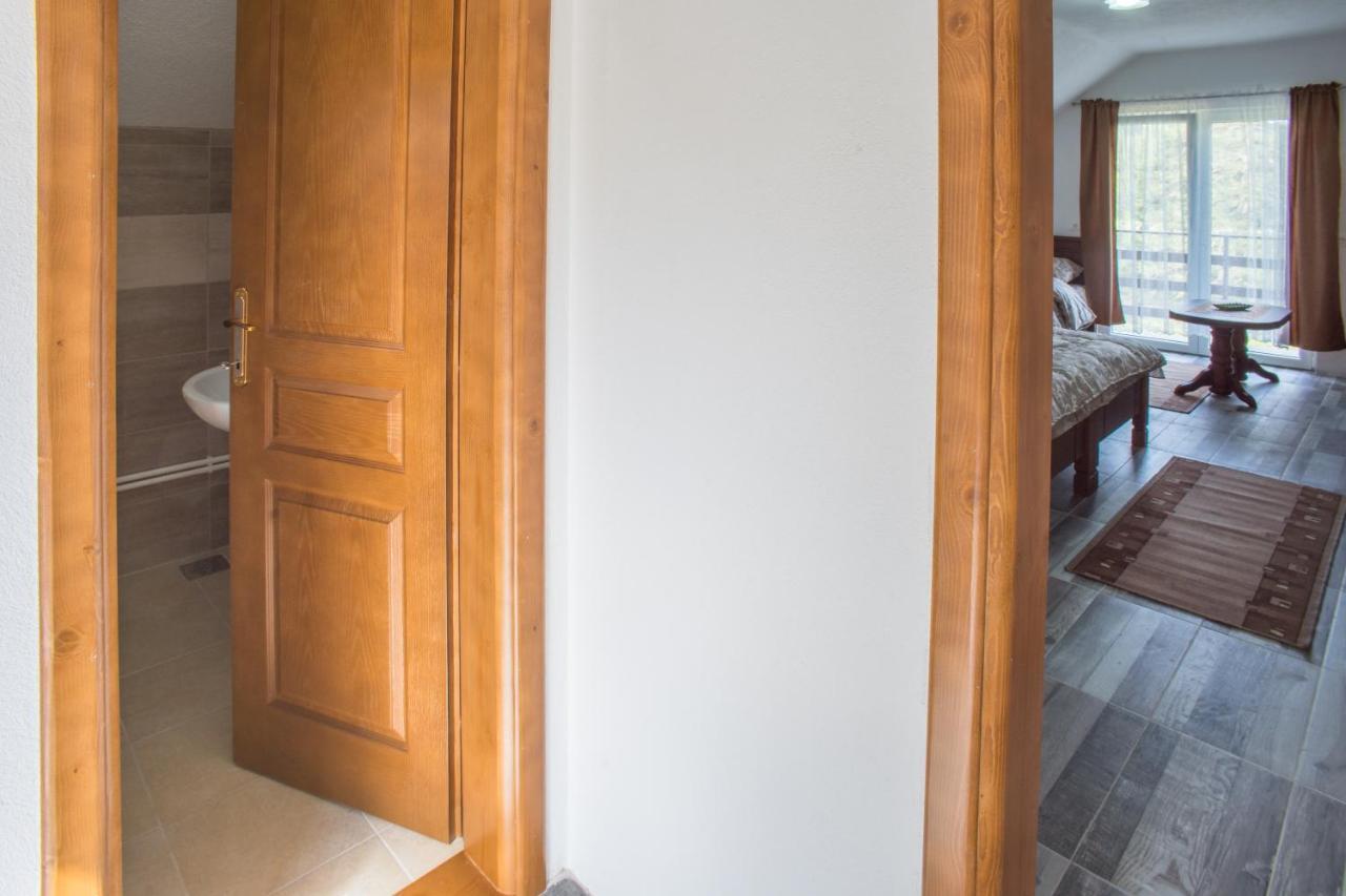 Apartmani Jezero Žabljak エクステリア 写真