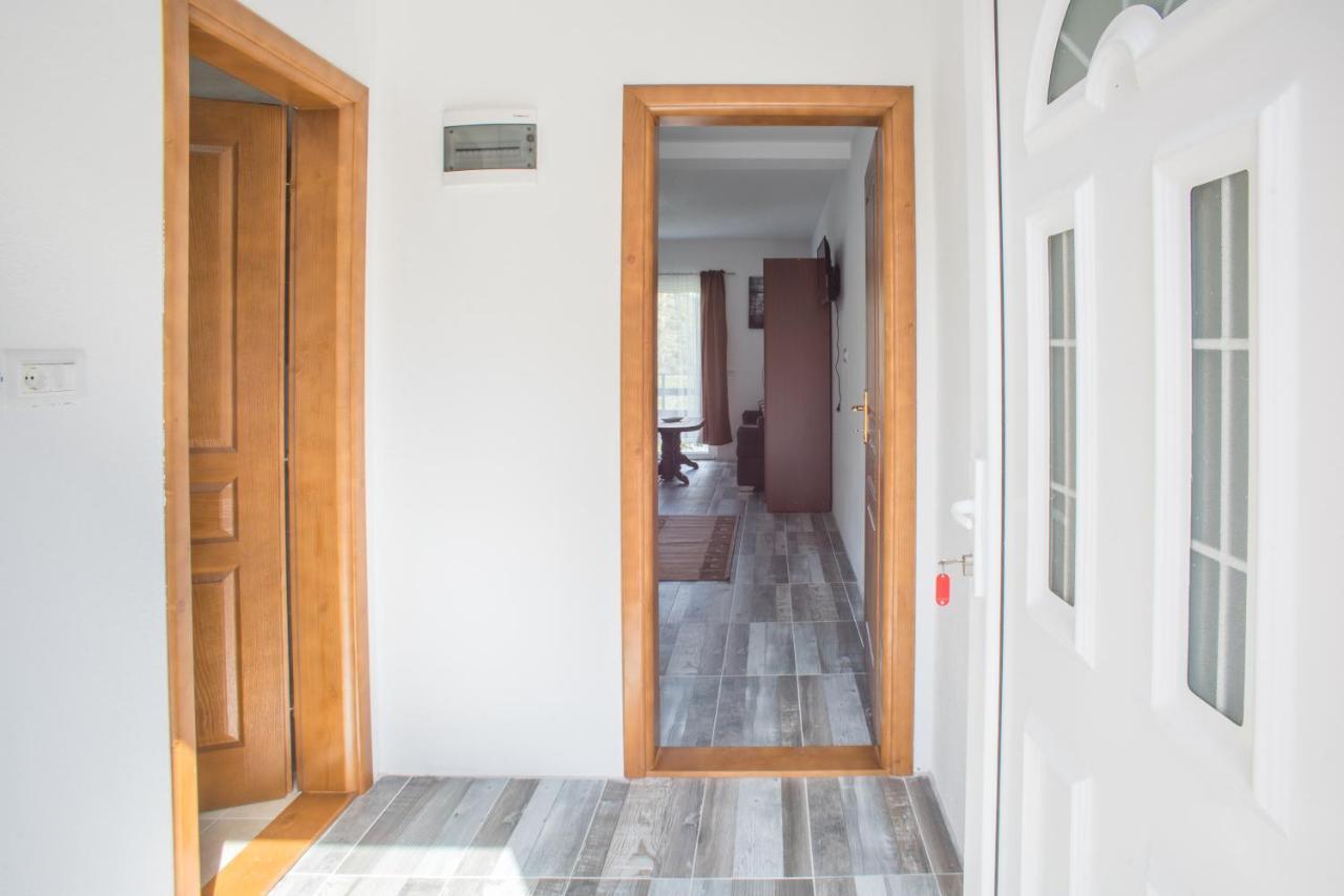 Apartmani Jezero Žabljak エクステリア 写真