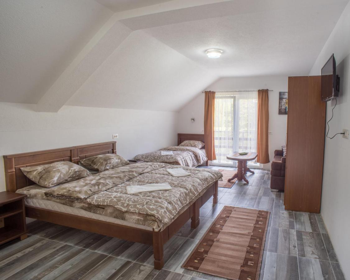 Apartmani Jezero Žabljak エクステリア 写真