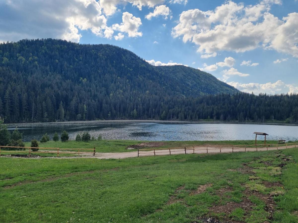 Apartmani Jezero Žabljak エクステリア 写真